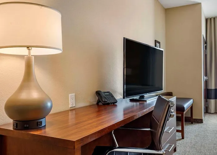 Comfort Inn & Suites