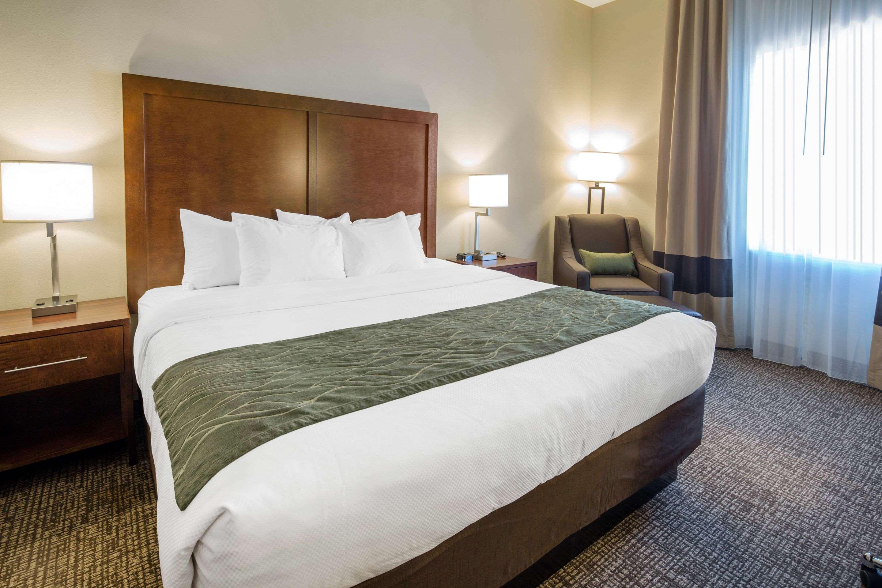 Hotel Comfort & 3*