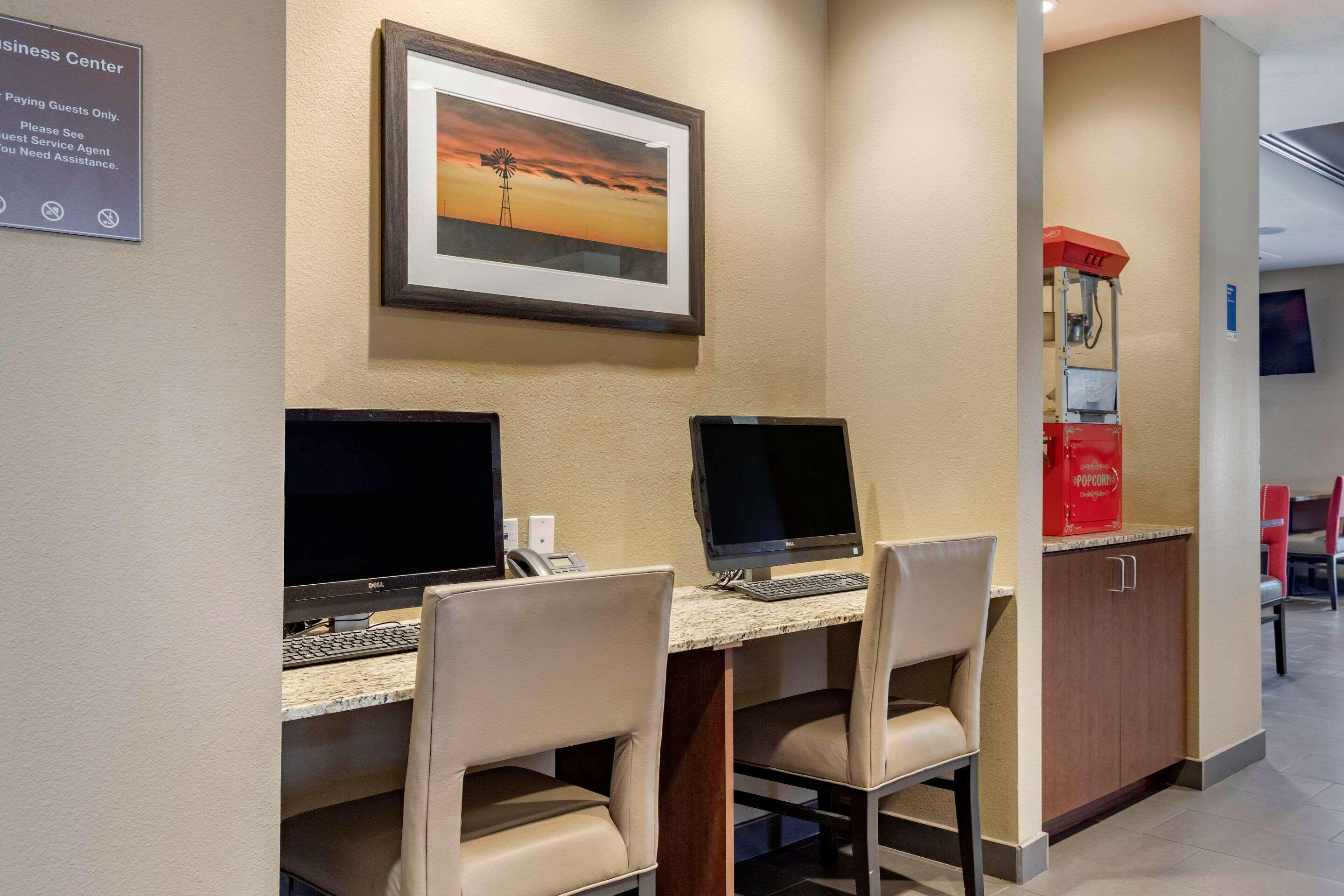 Hotel Comfort & 3*