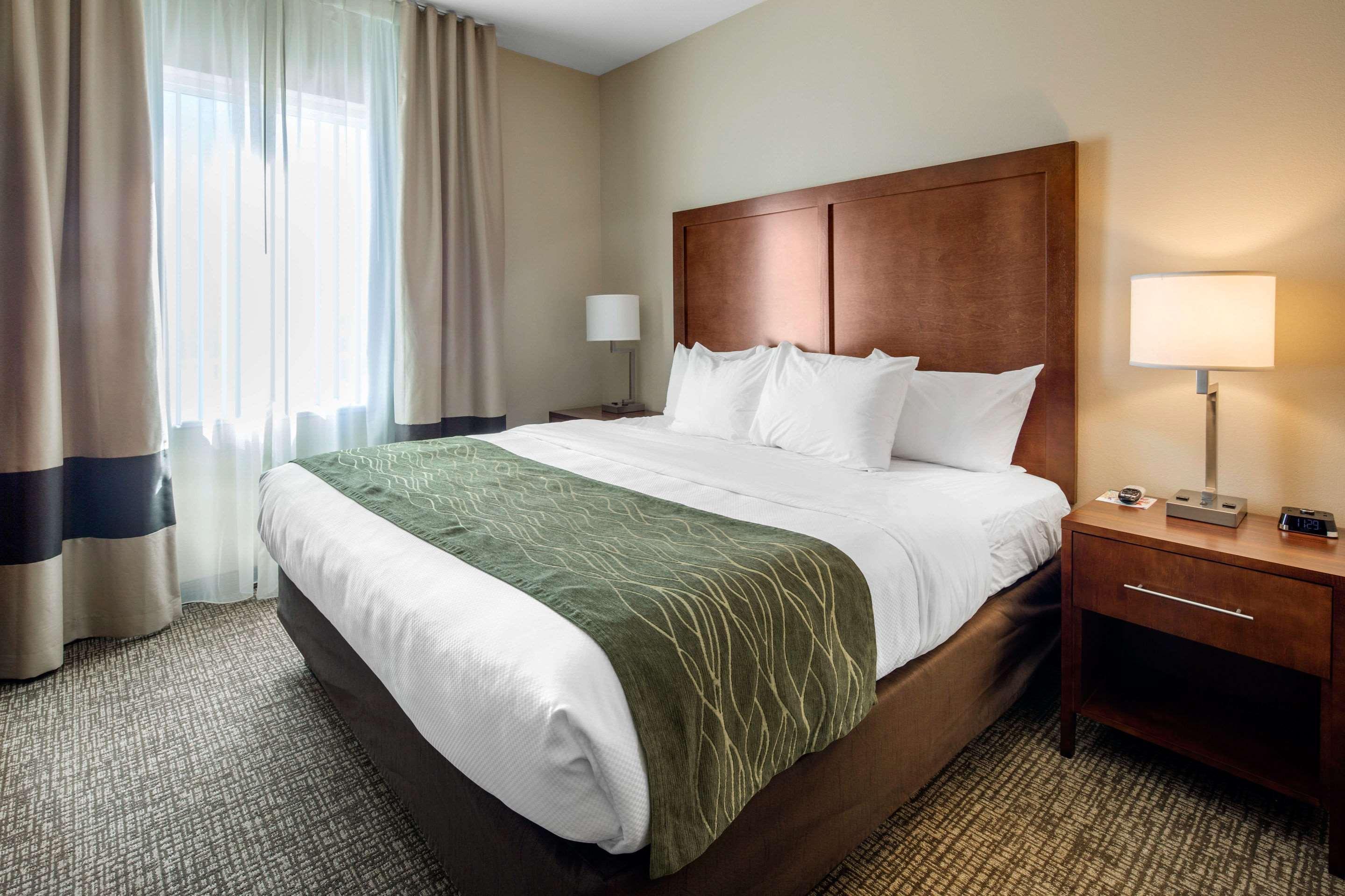 Hotel Comfort & Edgewood